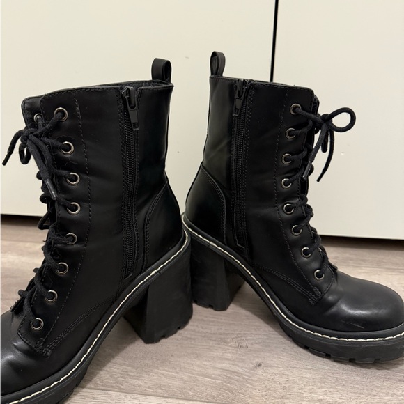 Steve Madden Black Chunky Heel Combat Boots - Picture 3 of 5
